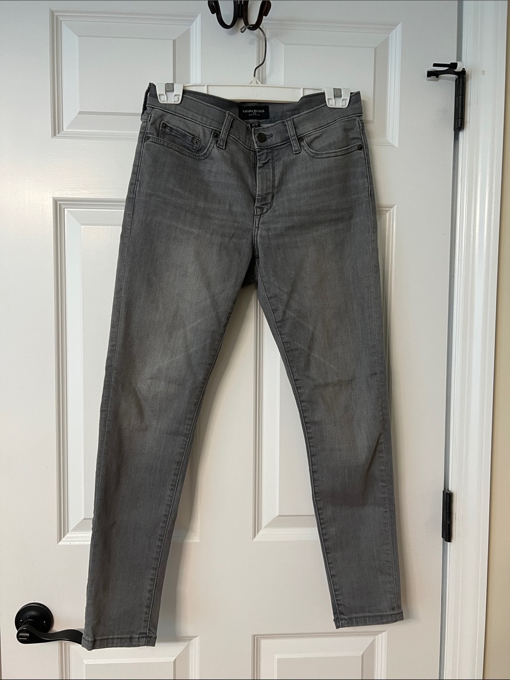 Banana Republic Women’s Skinny Jeans in Gray